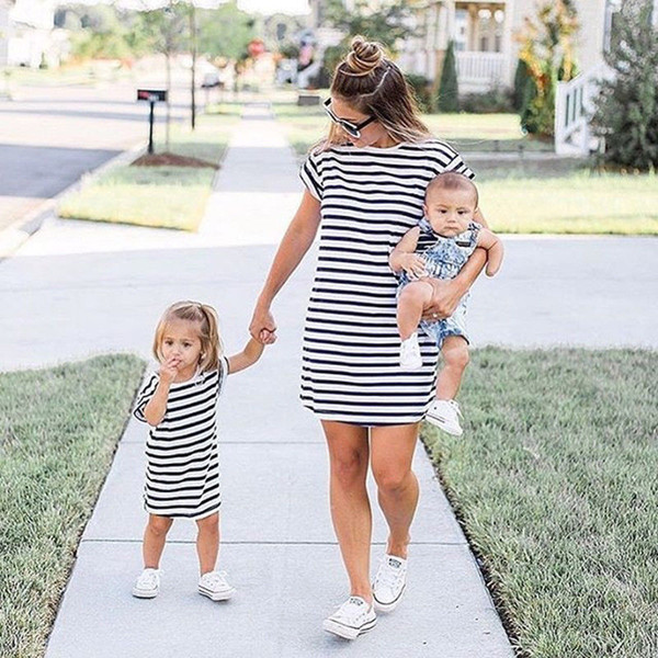 Family Matching Striped Dress Mother and Daughter Black White Striped Matching Dress Mom Maby Girl Summer Short Sleeve Casual Dresses BY0850