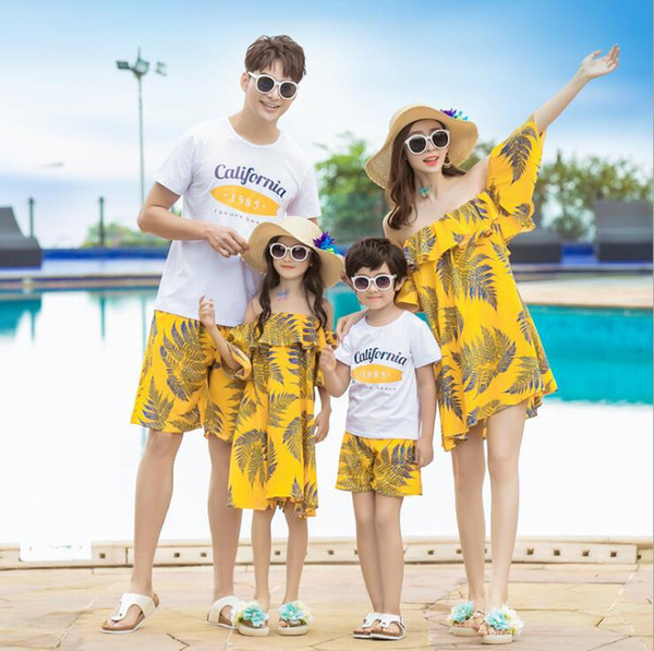 Holiday Family Matching Outfits Off Shoulder Mother and Daughter Dresses Mommy and Me Clothes Dad Son Clothing Sets Summer Look