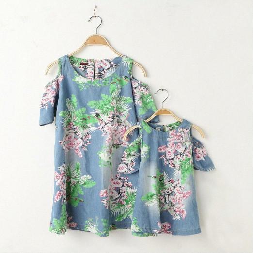 Wholesale-[one piece price] 2015 Summer New In Princess Daughter Leakage shoulder Summer Green Leaves Print Dress Family Dress