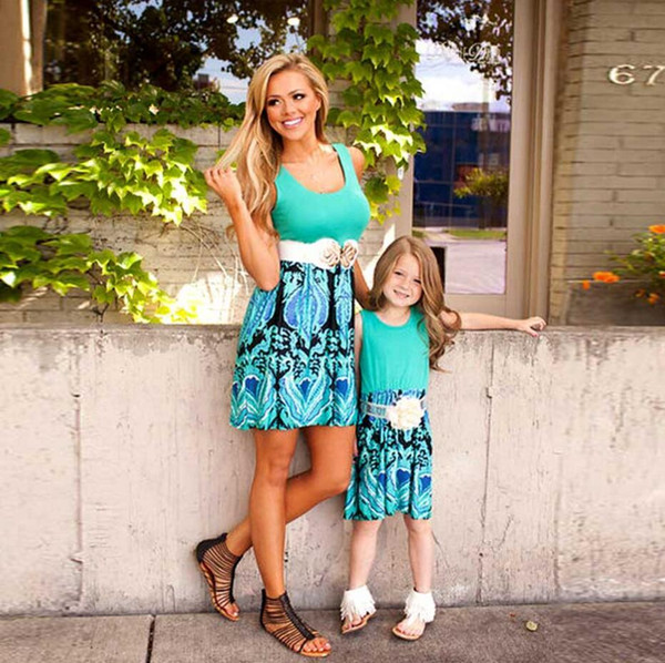 Family Matching Outfits mother daughter dresses Free shipping Summer 2017 Casual Dress mom and Girls knee length short Dress