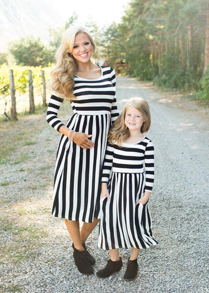 2017 New Autumn Mother Mom and Daughter Dress Outfit Striped Long-sleeved Parent-child Outfit Family Look Girls Clothing Dress