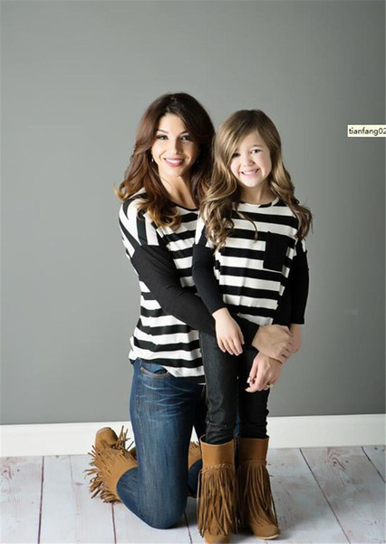 Family Matching T-shirt 2018 Newest Round collar pockets long sleeves Striped Mother And Daughter Clothes Mom Baby Casual Dresses