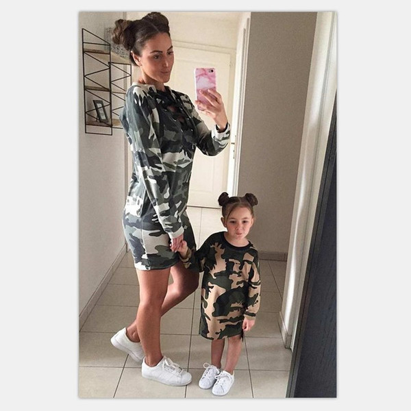 Mother Daughter Sweater Dresses 2018 Family Matching Outfits Mommy And Me Camouflage Clothes Family Green Look