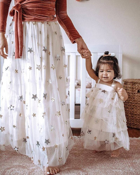 Mother And Daughter Sequined Stars TUTU Dresses 2019 Family Matching Clothes Mommy And Me Summer Clothes Mom Daughter Suspender Dress