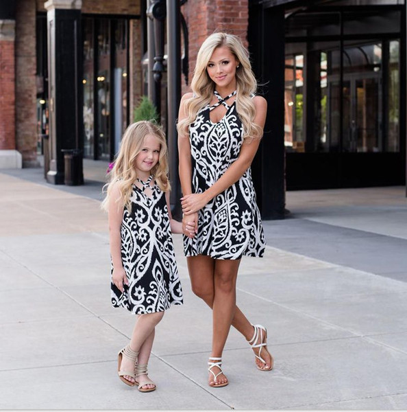 2017 Family Matching Outfits Mother And Daughter Floral Dresses Baby Girls Flower Dress Kids Parent Summer Clothes Sleeveless Dress