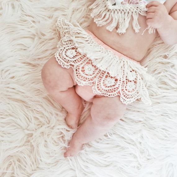 2017 Spring Summer Ins Hot Baby Girl 3 Colors Bottom Shorts Infant baby lace Crocheted Tassel Shorts Bloomers Casual 0-1T