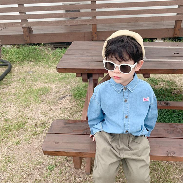 Children's denim shirt spring 2020 new Han version children's wear boys' long-sleeved shirt with small lable. It's fashionable.