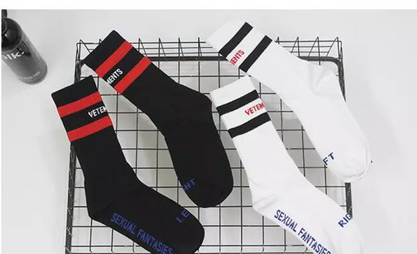 Black White Socks Luxury Brand Teenager Student Hip Hop Style Long Socks Letter Embroidery Athletes Leg Warmers Stripe Socks