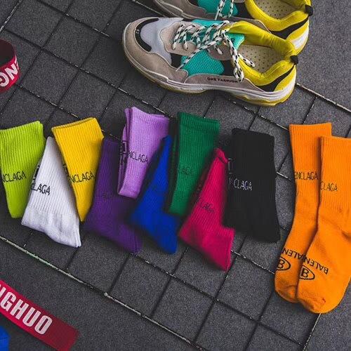 2019 fashion solid color letter hot brand female tube cotton pile socks fashion ladies long socks