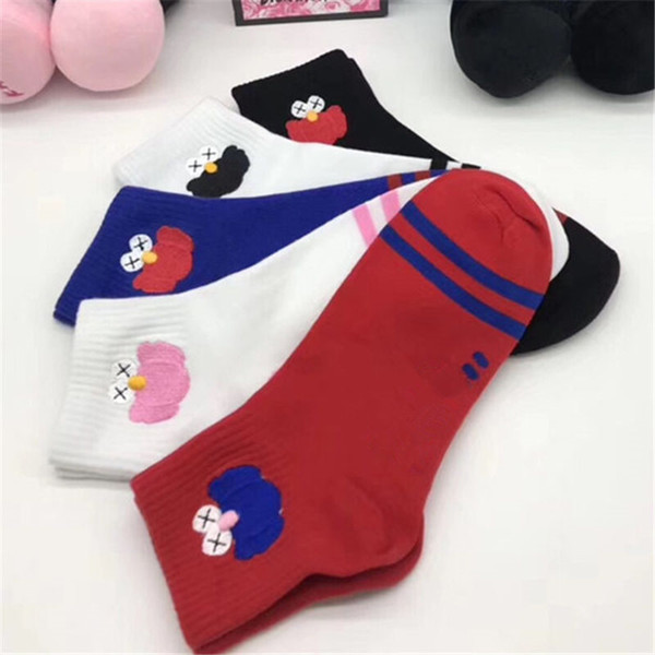 Fashion Sports Socks with Box Women Casual Cosy Short Ankle Socks Embroidered Spider Men Long Athletic Socks One Size 5 Pairs/Box