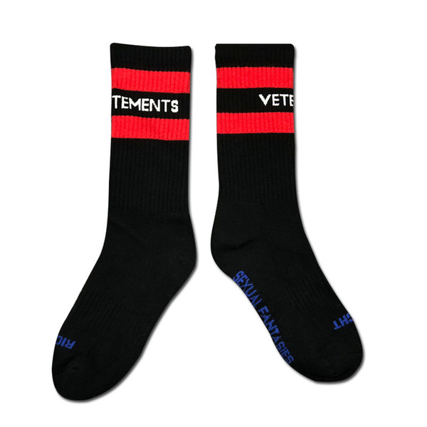 VETE Black White Socks Tide Brand Teenager Student Hip Hop Style Long Socks Letter Embroidery Athletes Leg Warmers Stripe Socks