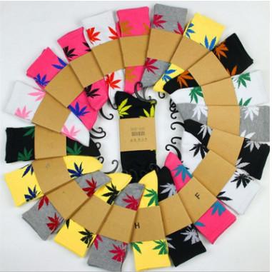 Unisex Plantlife Streetwear Socks Men and Women Maple Leaf Middle Long Cotton Stockings Hip Hop Skateboard Sports Couple Socks A41806 Hot