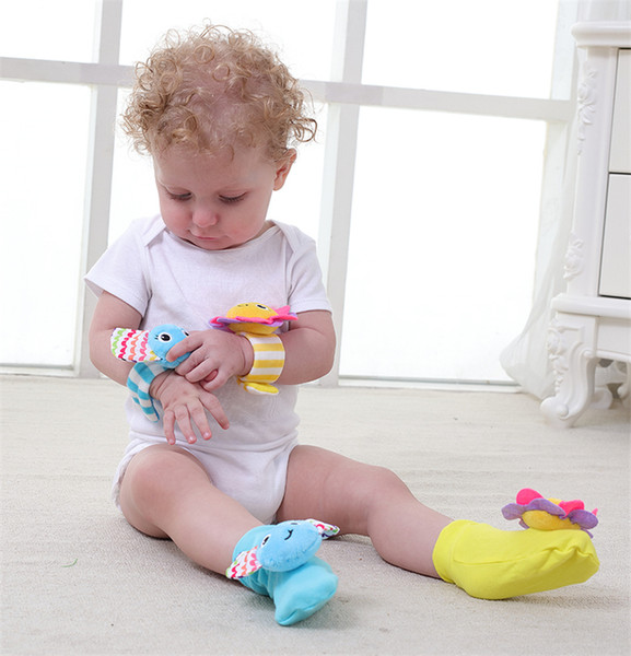 Baby Wrist Band Cute Animal Watch Belt With Rattling Foot Socks Belts set Newborns Fiber Cotton Soft Novelty Toys SK14