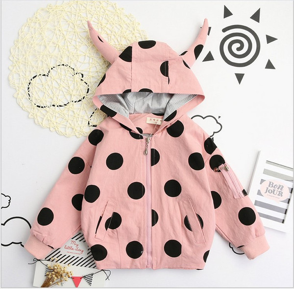 High Quality 2017 New Fall Winter Girls Jackets Cute Girl Thicken Warm Polka Dots Zipper Coats Kids Fashion Ox Horn Hooded Jacket Outwear