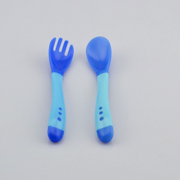 2017 Baby Supplies Baby Temperature of ladle spoons and forks Suits Which Be Temperature sensitive feeding safety spoon A1