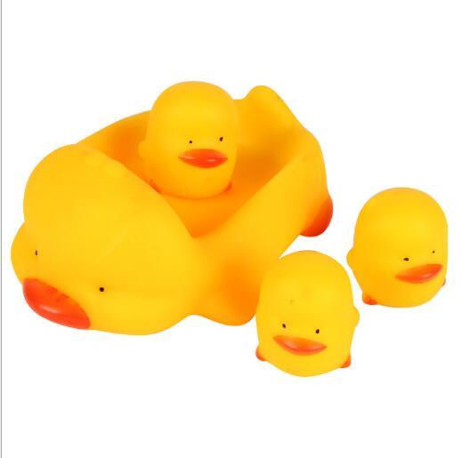 4 pcs / set Beautiful Chicken Animals Water Toys Colorful Soft Rubber Float Squeeze Its Squeaky Bath Toy Baby Y