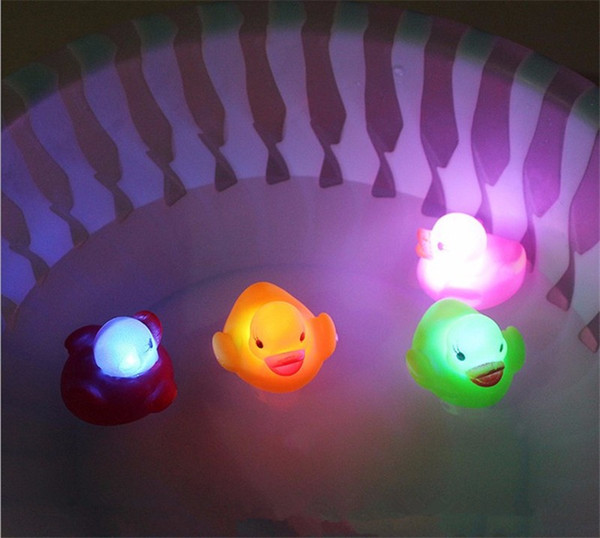 Rubber Duck Bath Flashing Light Toy Auto Color Changing Baby Bathroom Toys Multi Color LED Lamp Bath Toys For Children