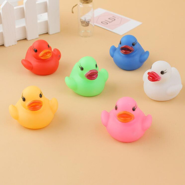 Rubber Duck Bath Flashing Light Toy Auto Color Changing Baby Bathroom Toys Multi Color LED Lamp Bath Toys