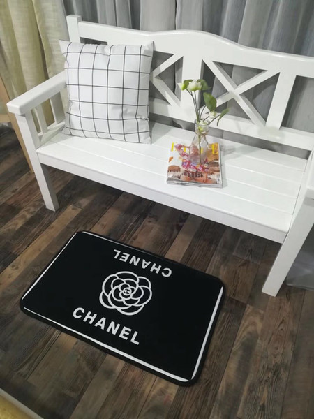 New brand pattern European and American style high quality mat 50 * 75cm floor mat, door mat bathroom mat, bed forefoot cushion, carpet