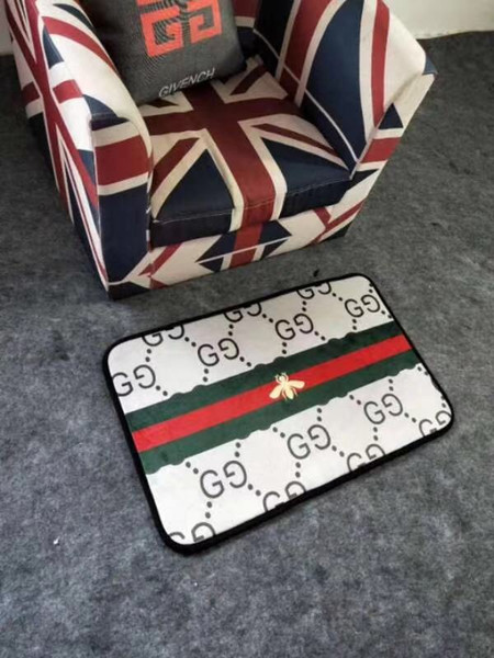 New luxury brand 2018 European and American style luxury floor mats 50*75cm floor mats, door mats bathroom mats, bed forefoot mats ,Carpets