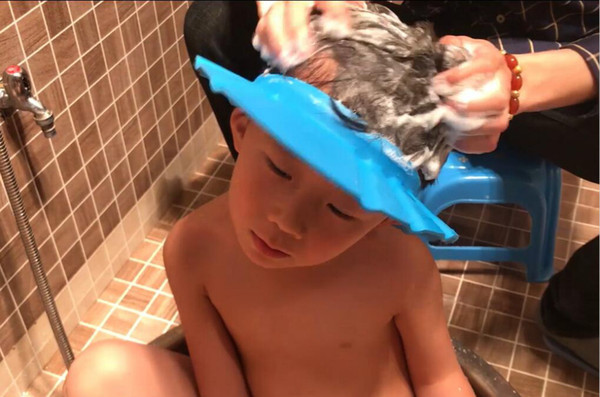 Hot Baby Shower Caps Shampoo Cap Wash Hair Kids Bath Visor Hats Adjustable Shield Waterproof Ear Eye Protection Children Hats