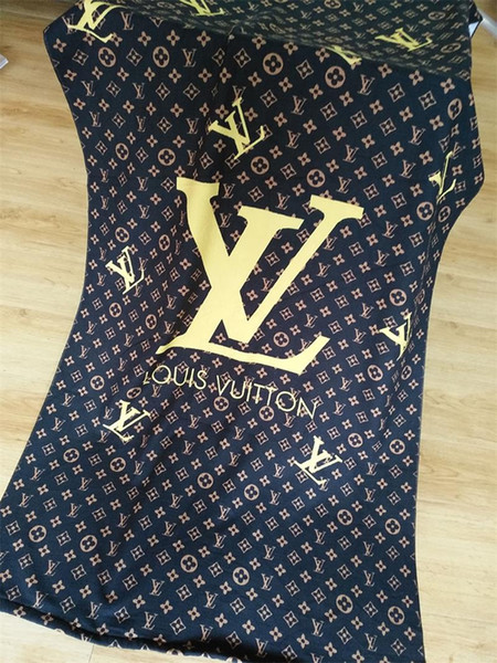 Europe and the United States fashion luxury brand bath towel 70 * 140 cm, men and women exercise jogging ultra-fine fiber towels