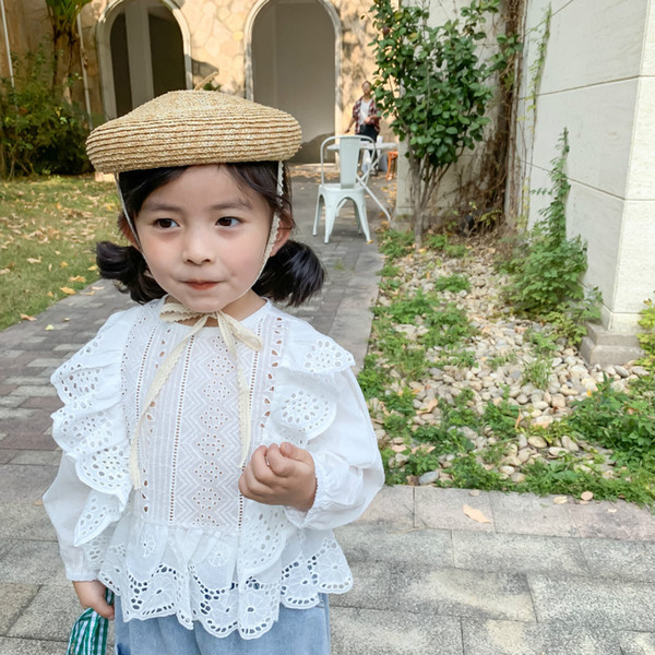 2020 Spring White Lace Hollow Baby Girls Princess Blouses Ruffles Long Sleeve Children Tops Korean Style Toddlers Kids Shirts T200229