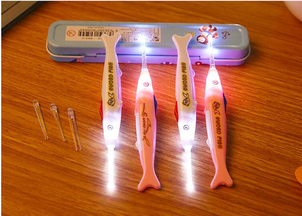 Baby Safe LED Flashlight Earpick Flashlight Earpick Baby Children Kids Safe Health Ear Care Cleaner Luminous Earpicks