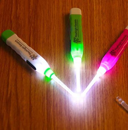 Light Ear Cleaner for Newborn Earwax Spoon Baby Care Ear Syringe Toddler Infant Flashlight Earpick Baby Safety Digging Luminous