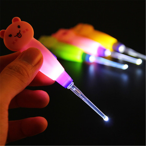 Ear Teaspoons Of Three-piece Adult Ear Cleaning Tool Suit Children Gather LED Flashlight Earpick Earwax Remover With Scoop Tweezers
