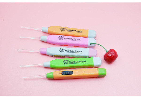 Multifunctional light-emitting ear scoop for children and infants