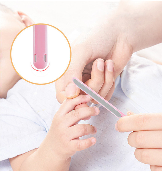 Newborn Manicure 4 Pieces Set Baby Nail Clipper Stainless Steel Baby Finger Toe Nail Clipper Manicure Trim Nails Tweezers Ear Spoon CZ225