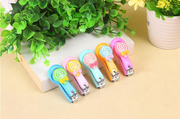 Kids Cute Candy Color Cartoon Lollipop Nail Clippers Pedicure Manicure Trimmer Cutter Plastic Grip Handled Scissor With Lid