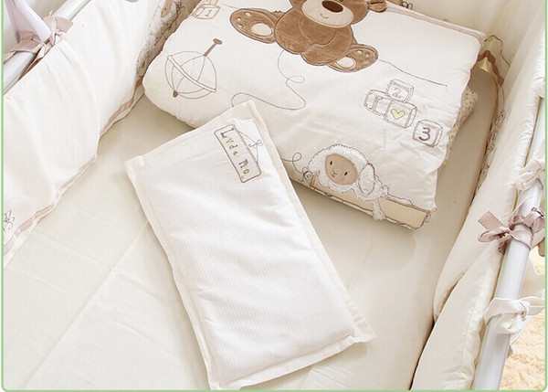 White 100% cotton Embroidery bear baby bedding set quilt pillow bumper bed sheet 9 pieces crib bedding set