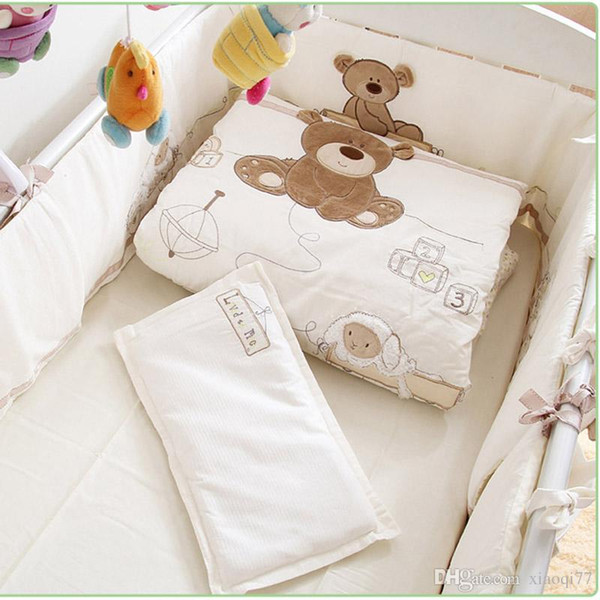 White 100% cotton Embroidery bear baby bedding set quilt pillow bumper bed sheet 9 pieces crib bedding set