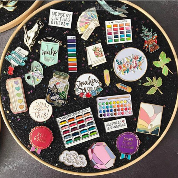 Lapel Pins Display Case Cabinet Wall Rack Holder Glitter Pin Display Board with star Pin Collection Display Canvas leather Embroidery Hoop