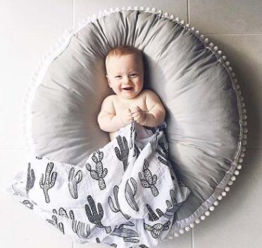 Hot Ins Thick Round Baby Blanket Play Game Mats Pom Pom Crawling Rug Children Toy Mat Carpet Kids Room Decor Photography Props 90cm