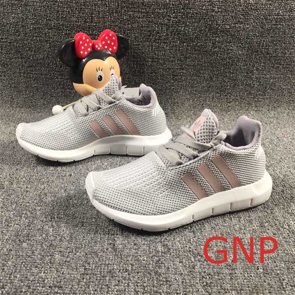 Kids Teenager Designer Shoes 2019 Fashion Solid Color Sneakers Casual Striped Running Shoes Luxury Breathable Mesh Sneakers Boys Girls 2PCS