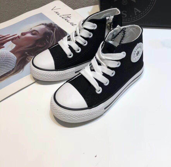 Kids Designer Shoes 2019 New Fashion Solid Color Canvas Shoes Casual Classic Logo Board Trend High Shoe Teens Boys Girls 4 Styles