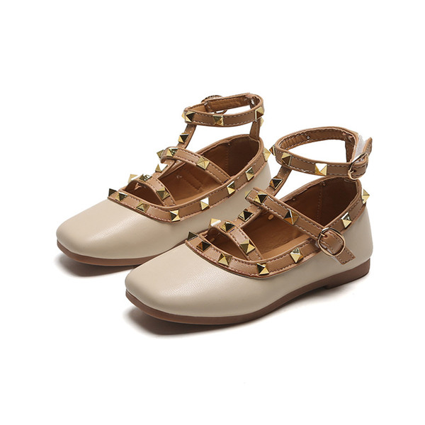 The New Fall 2019 Children Shoes Rivets Square Adornment Fashion Girls Shoes Brand Sneakers Children Leather Casual Shoes