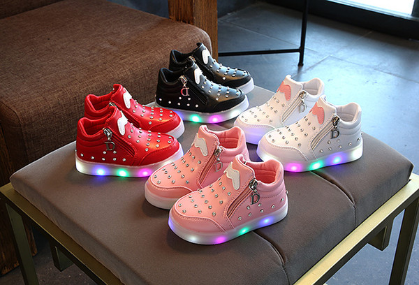 2018 Spring Glowing Girls Sneakers Basket Led Children Lighting Shoes Boys illuminated krasovki Luminous Sneaker Size 21-36