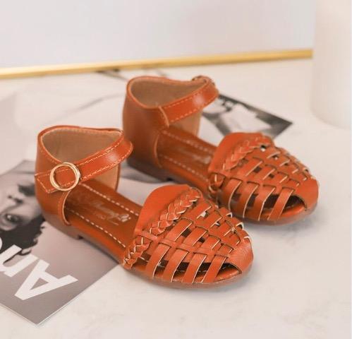 Cheap Children Size 21-35 Children's Summer Beach Shoes Sandals Hollow-outs Child Girl Sandals Brown Black Beige