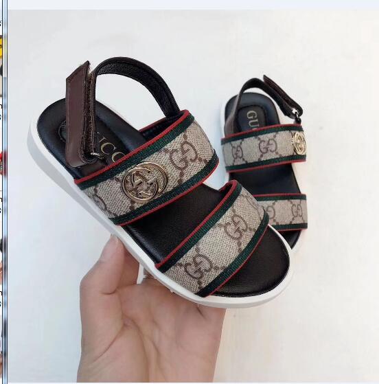 Comfortable soft sole sandals with round head and open toe flat sole for boys and girls