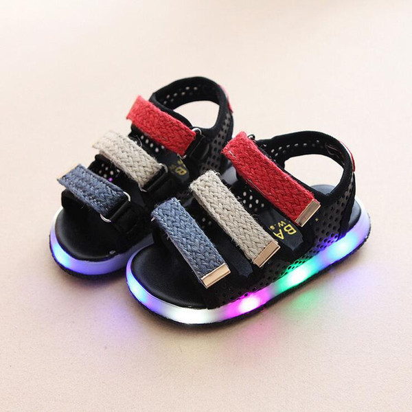 European fashion shining LED children sandals,cool girls and boys shoes,hot sales , cute summer kids shoes