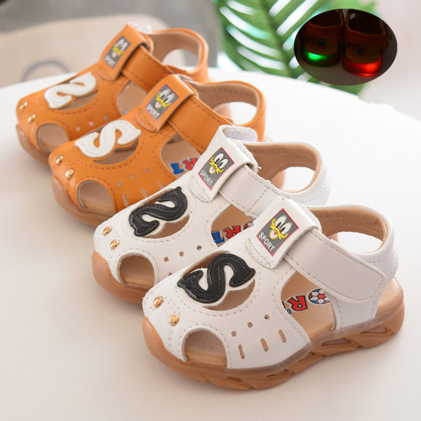 2019 newborn first walk LED lights summer baby sandals 0-15 months cartoon boys and girls sports shoes non-slip soft beach shoes