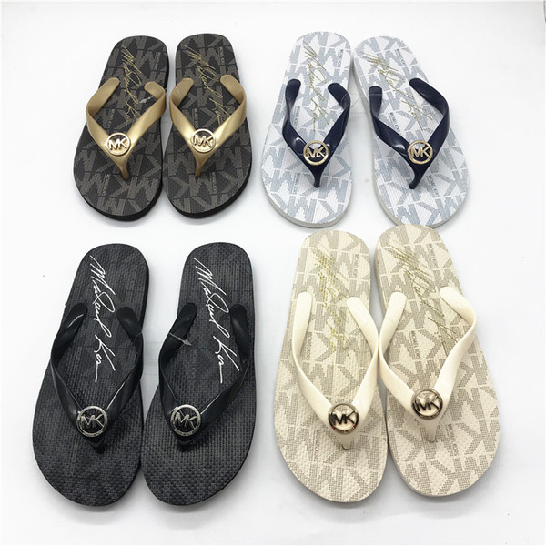 Designer Women Summer Slippers Big Mental Logo Flip Flop High Quality Girls Summer Footwear Logo Printed Women Sandal 4 Colors Sister Match