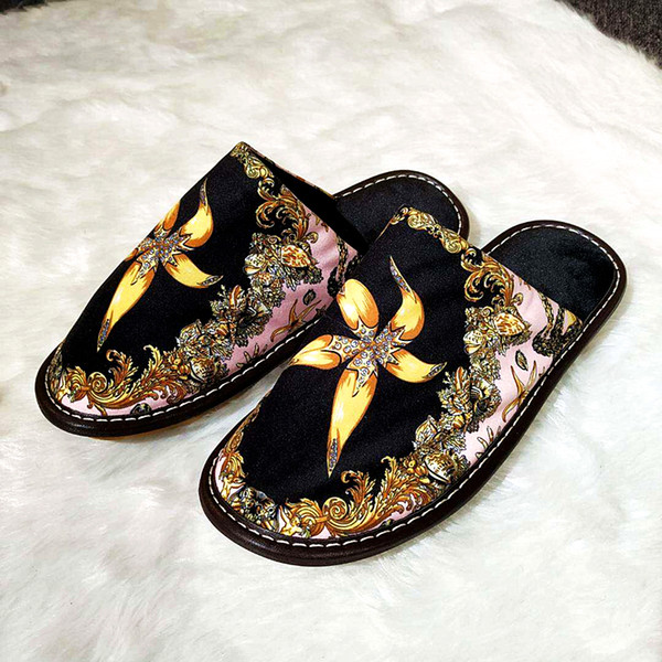 Luxury Classic Baroque Bath Slippers Royal Fashion Designer Medusa Brand Home Hotel Shoes High End Home Interiors Creat Decor Love Gifts
