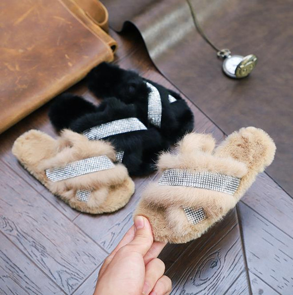 Bright diamond crossover children's hair slippers, girls wear semi trailer 2019 autumn winter new style rabbit hair flat bottom drag