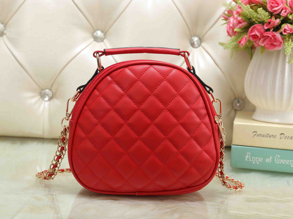 2018 European US round double layer small sachet designer high quality Lingge chain bag fashion wild handbag free shipping