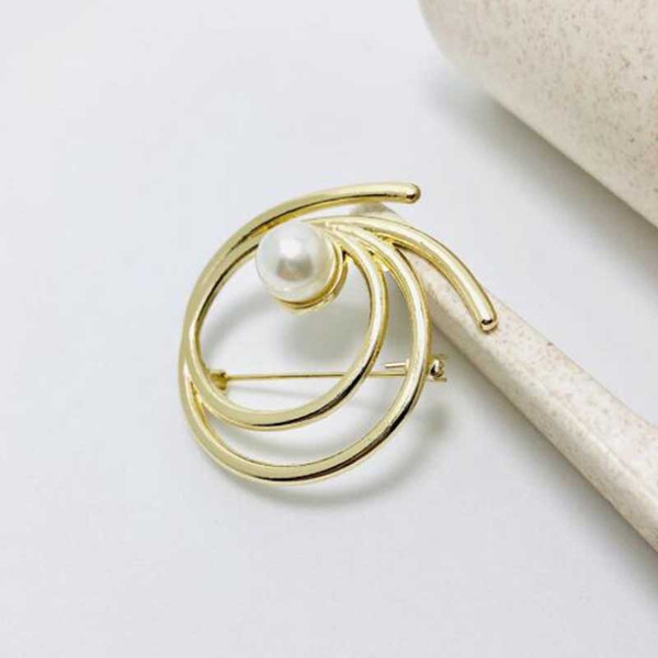 Korea Fashion Hollow Flower Bouquet Corsage 14K Gold Pearl Brooches Scarf Clips Women Suit Bag Accessories Jewelry